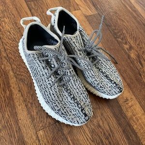 Yeezy 350 boost “turtle dove”